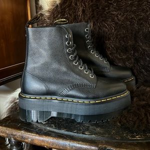 Dr. Martens 1460 Pascal platform boots